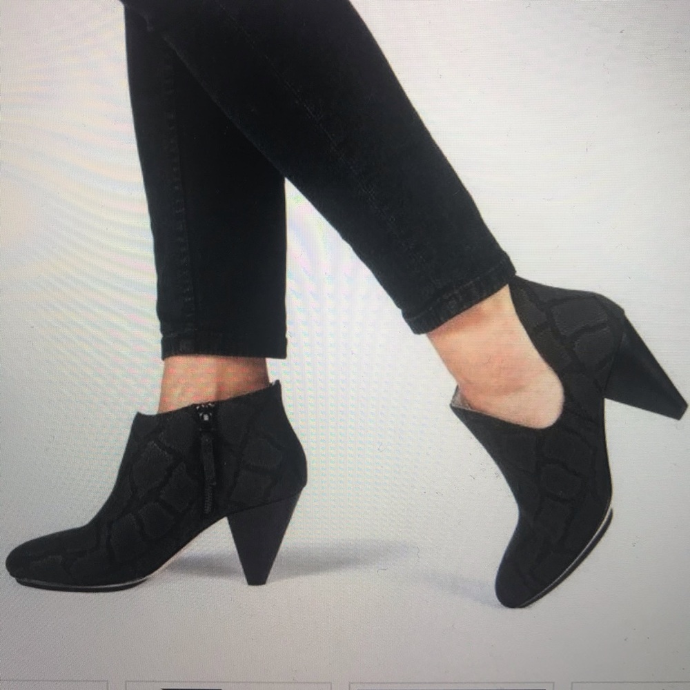Matt Bernson Jagguar Ankle Bootie Black Snake 9.5